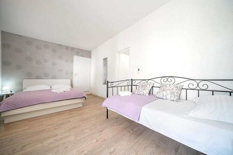 Sunshine Apartment Sovlje Tribalj Buitenkant foto